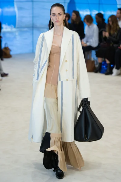 Look 11